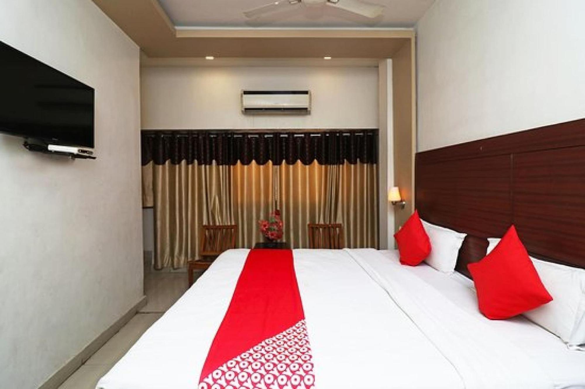 Capital O Hotel Surya Continental Lucknow Exterior foto