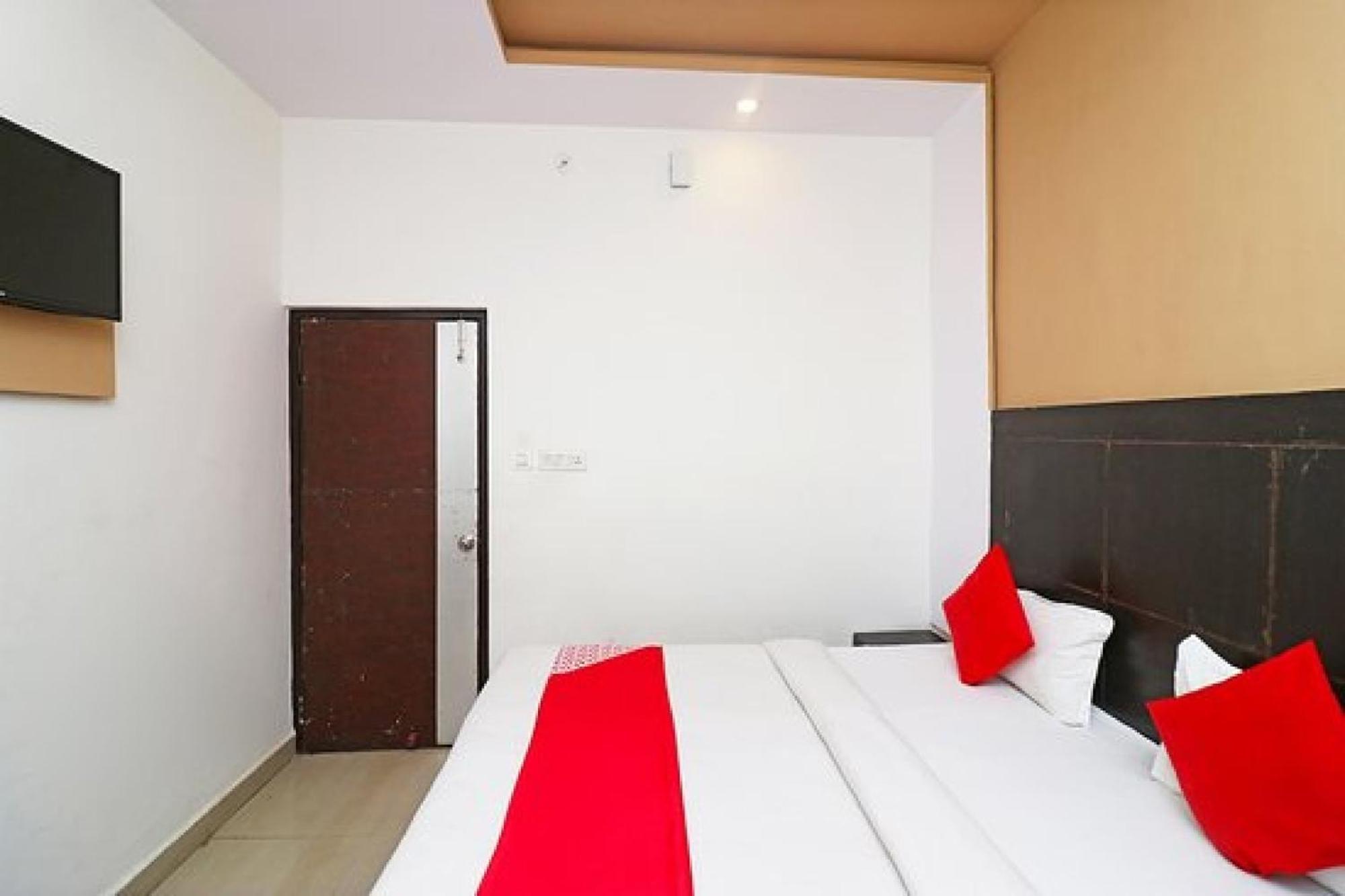 Capital O Hotel Surya Continental Lucknow Exterior foto